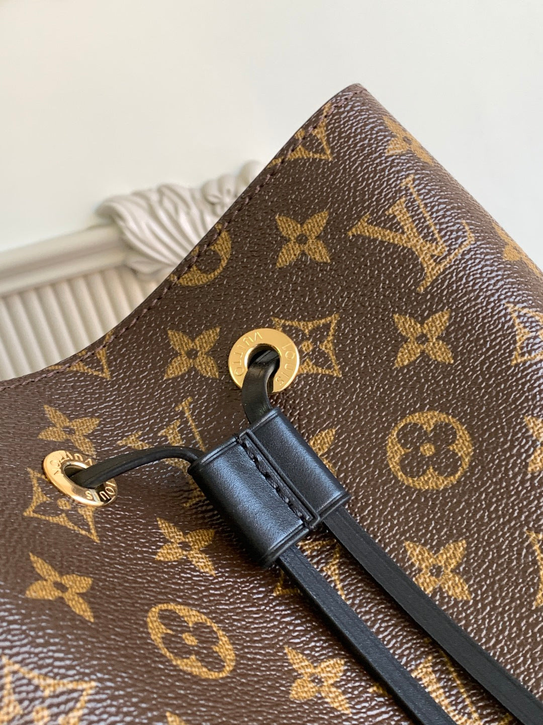 Bucket Bag MM M44020