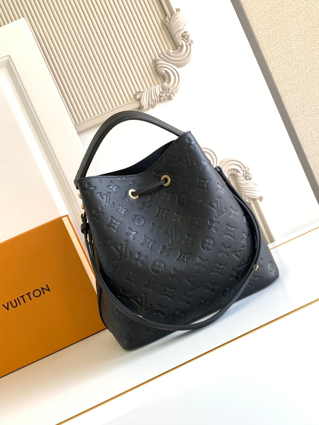 Bucket Bag MM M45256