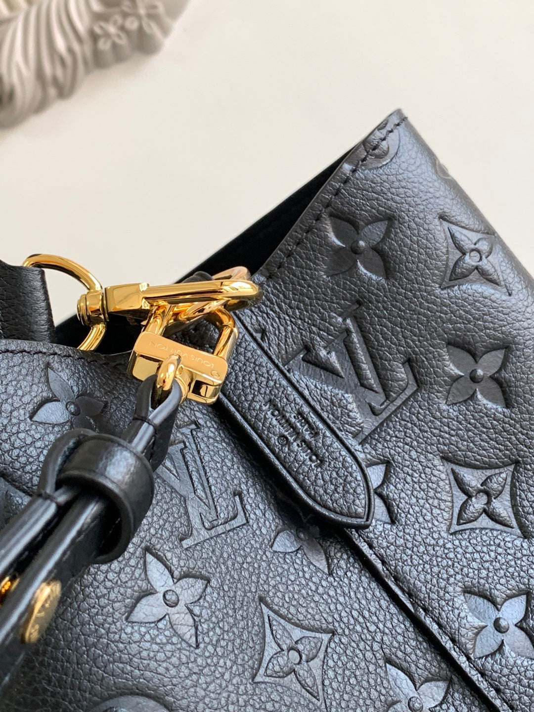 Bucket Bag MM M45256