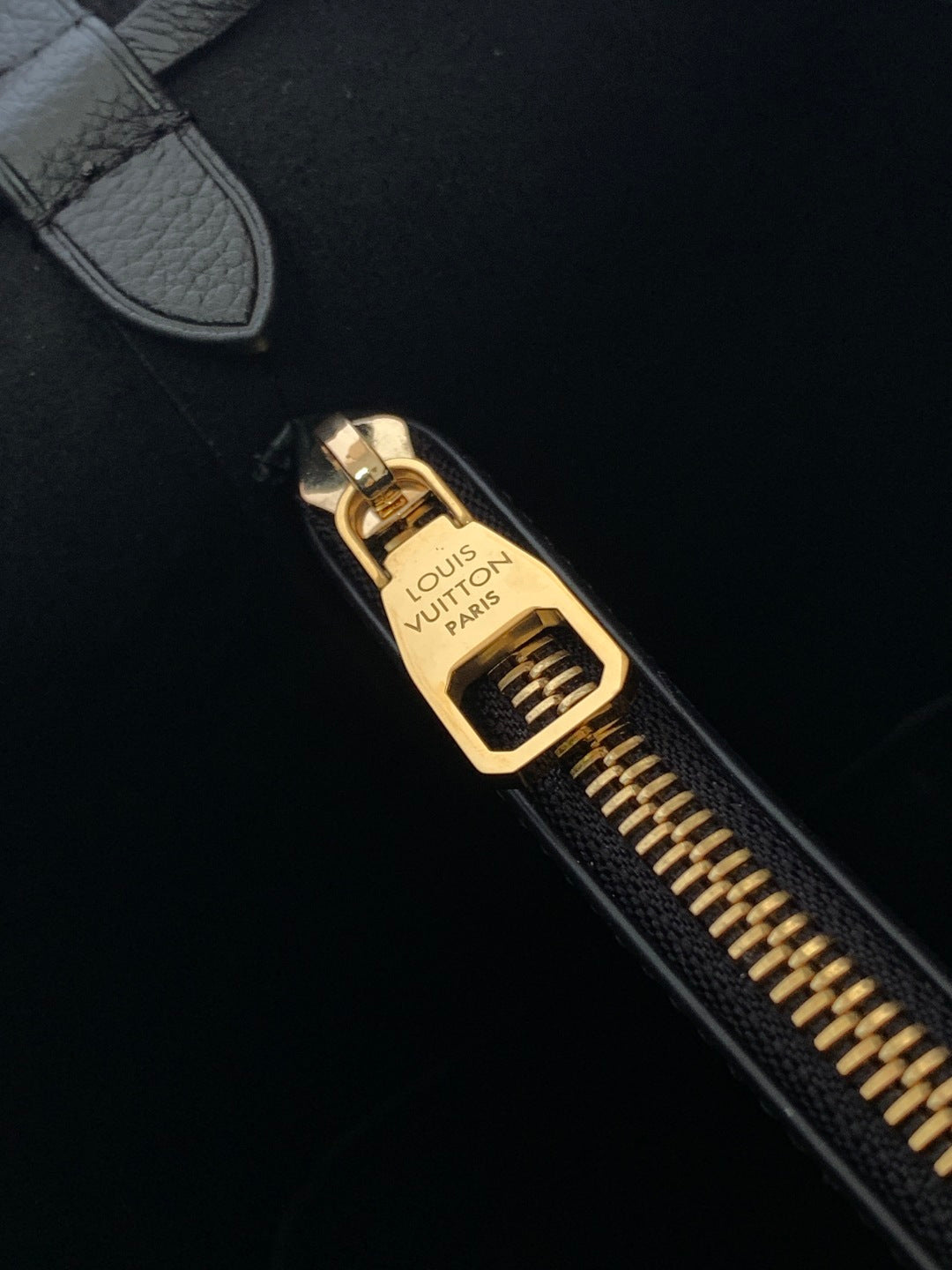 Bucket Bag MM M45256
