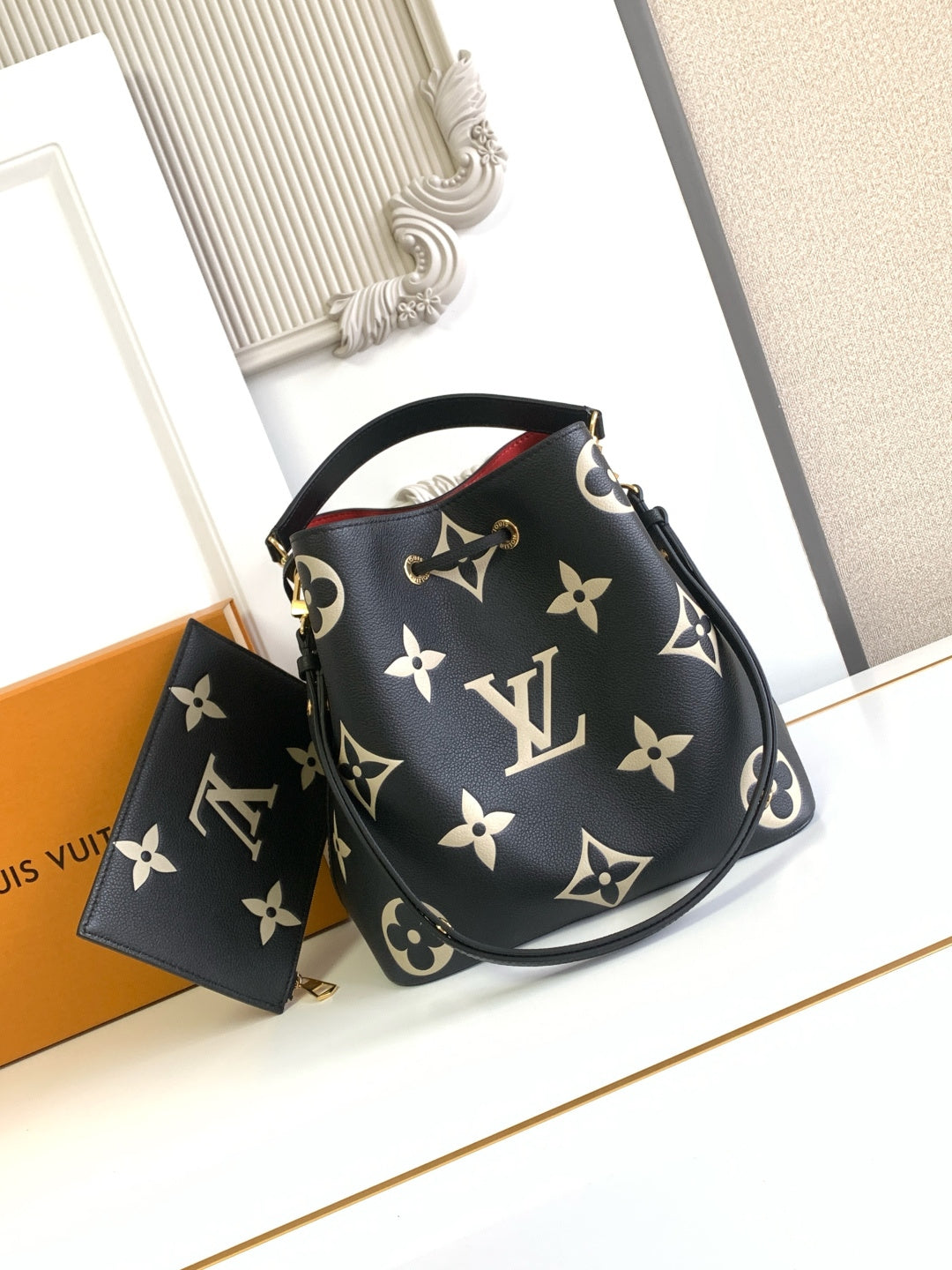 Bucket Bag MM M45497