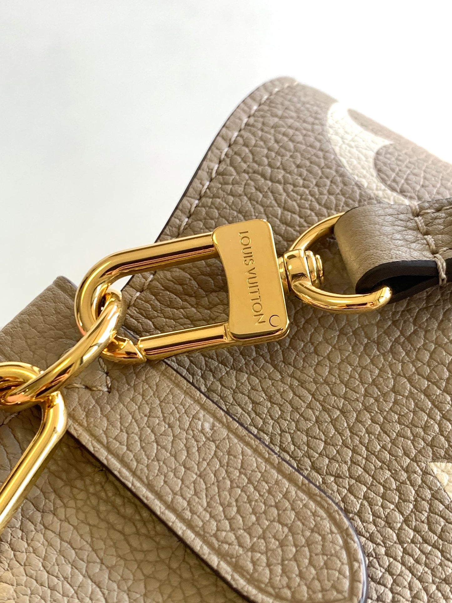 Bucket Bag MM M45555