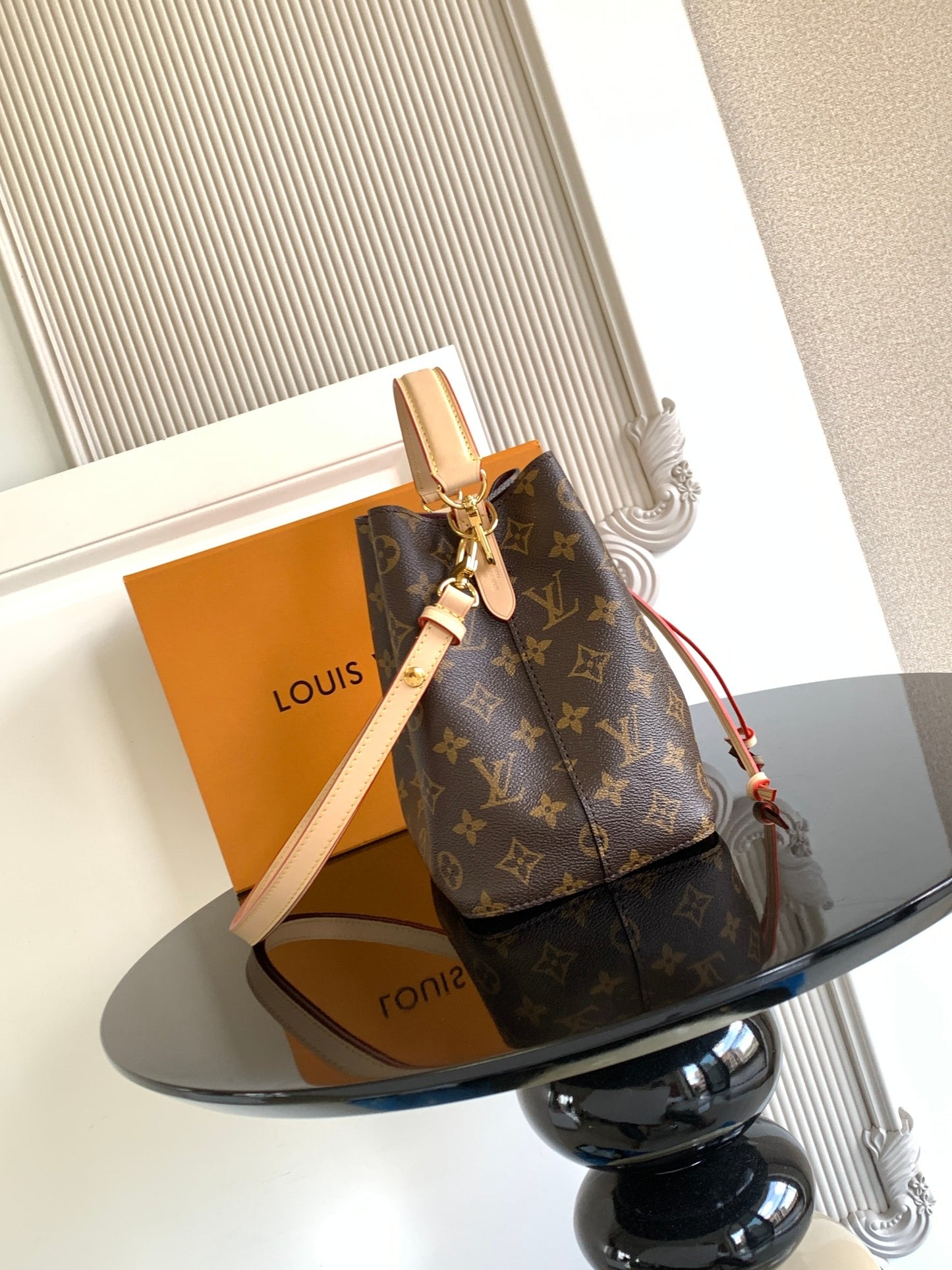 Bucket Bag BB M46581