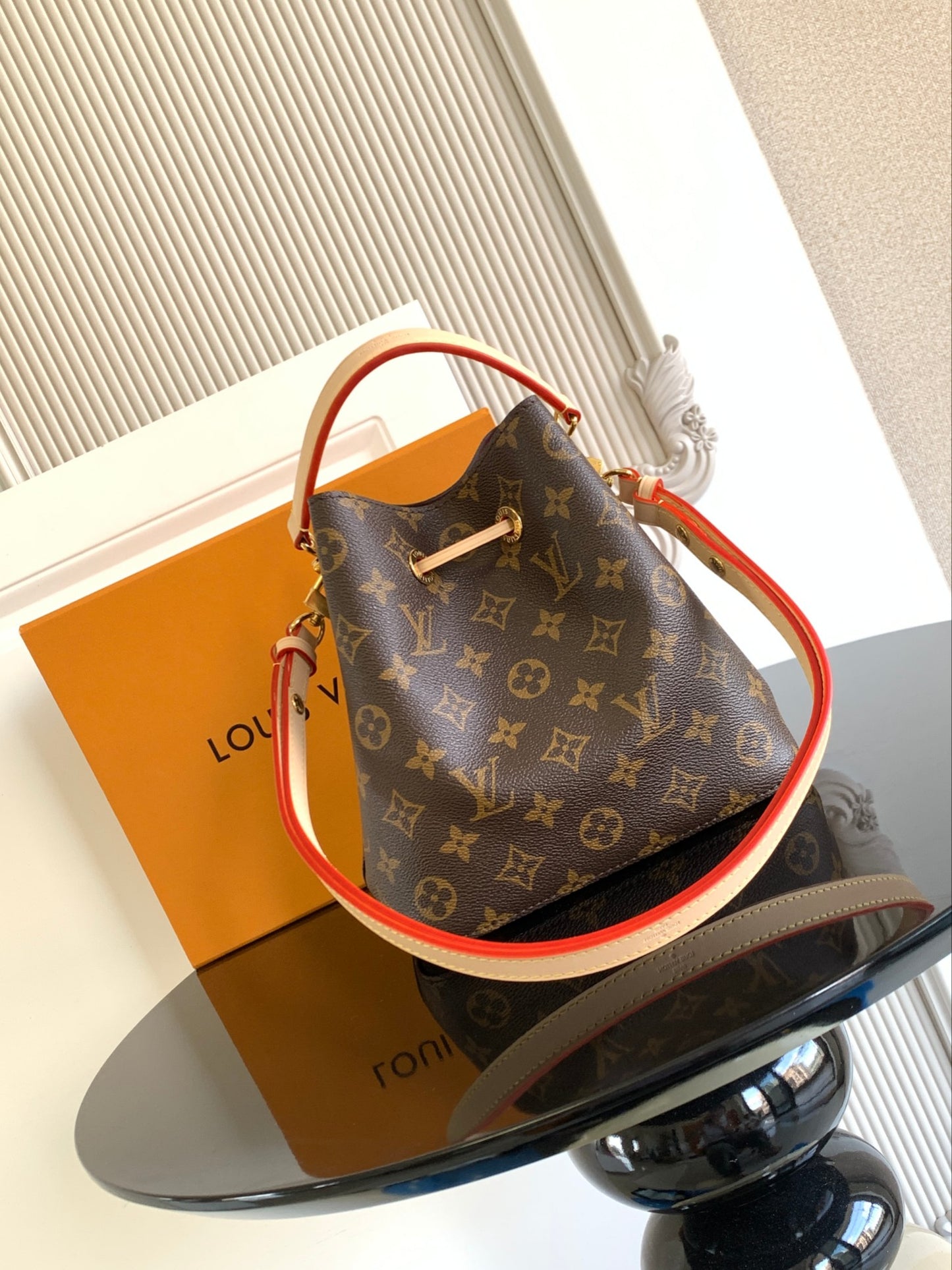 Bucket Bag BB M46581