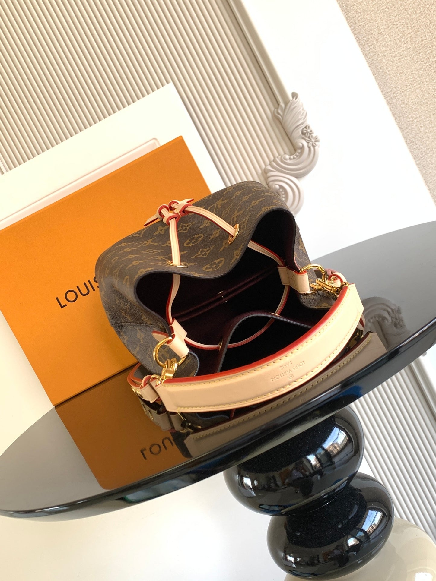 Bucket Bag BB M46581