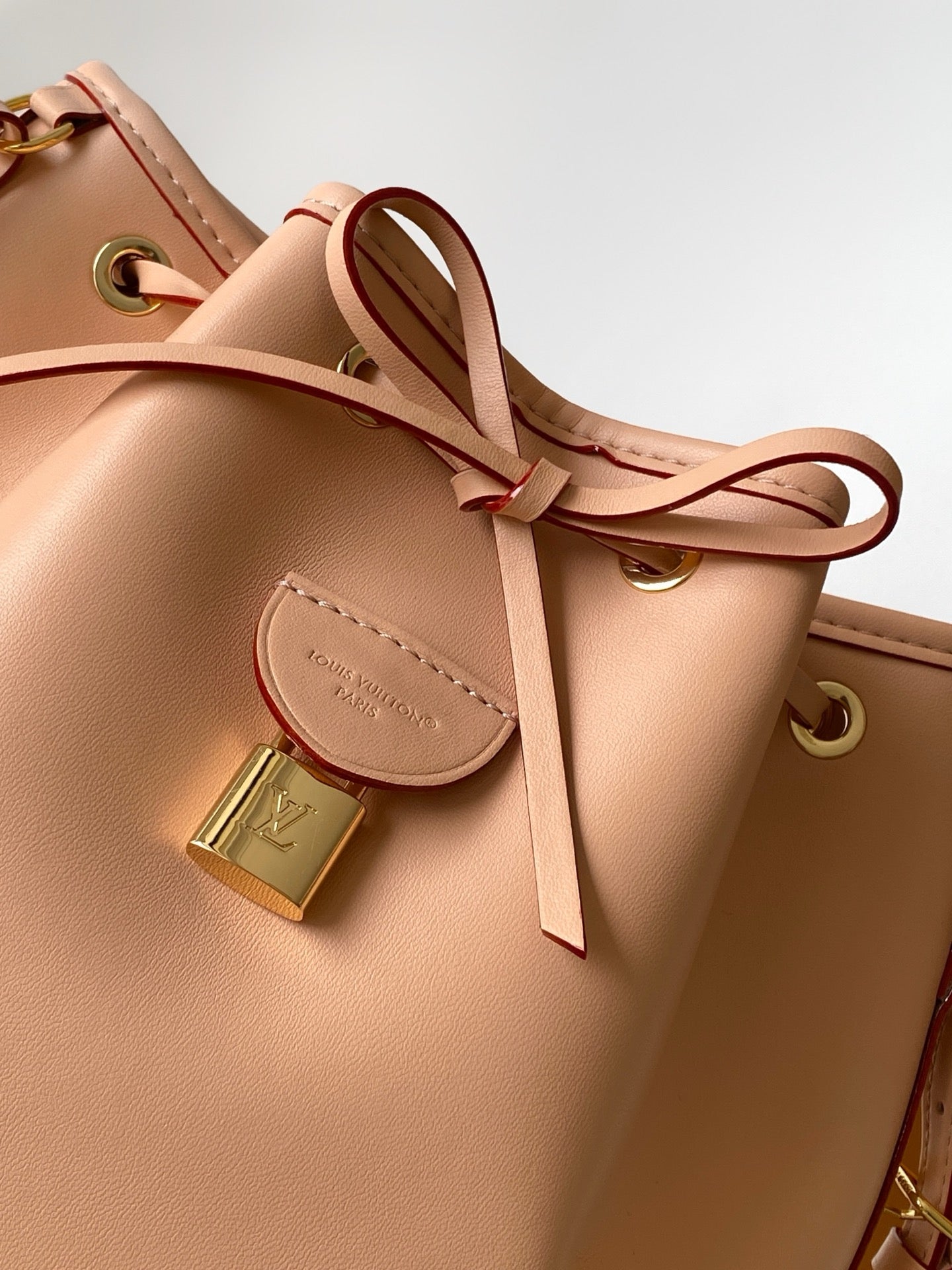 Bucket Bag M27389
