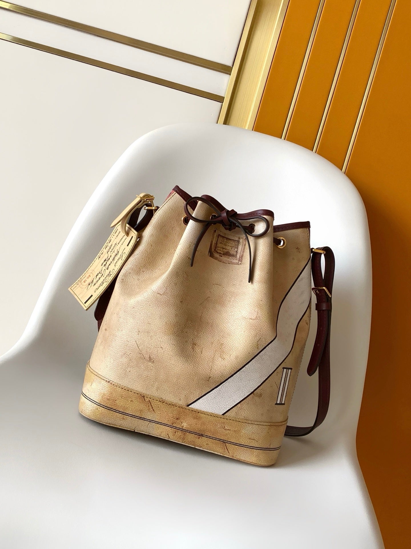 Bucket Bag M28147