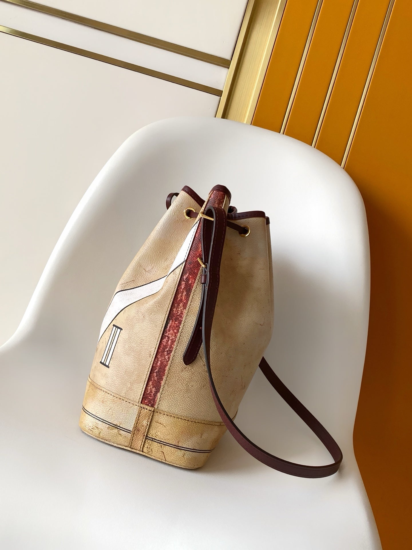 Bucket Bag M28147