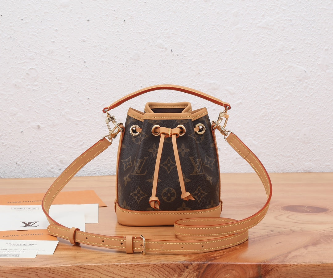 Bucket Bag Nano M81266