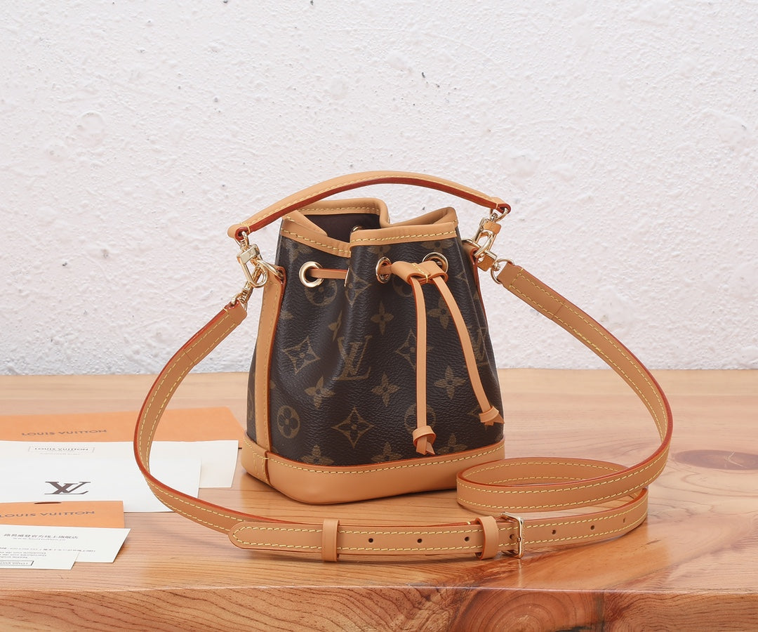 Bucket Bag Nano M81266