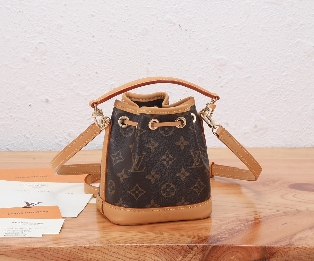 Bucket Bag Nano M81266
