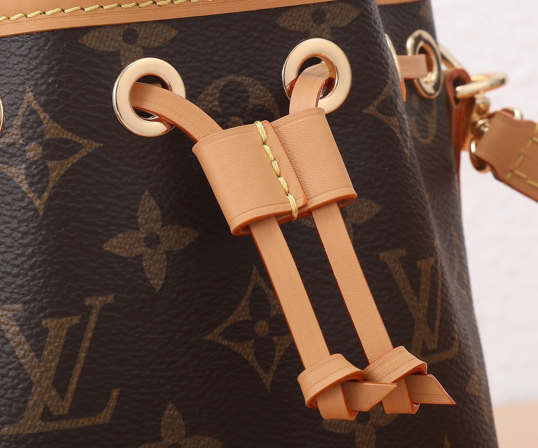 Bucket Bag Nano M81266