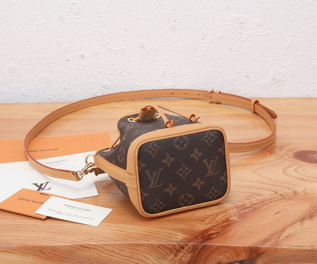 Bucket Bag Nano M81266