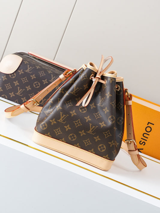 Bucket Bag BB M46983