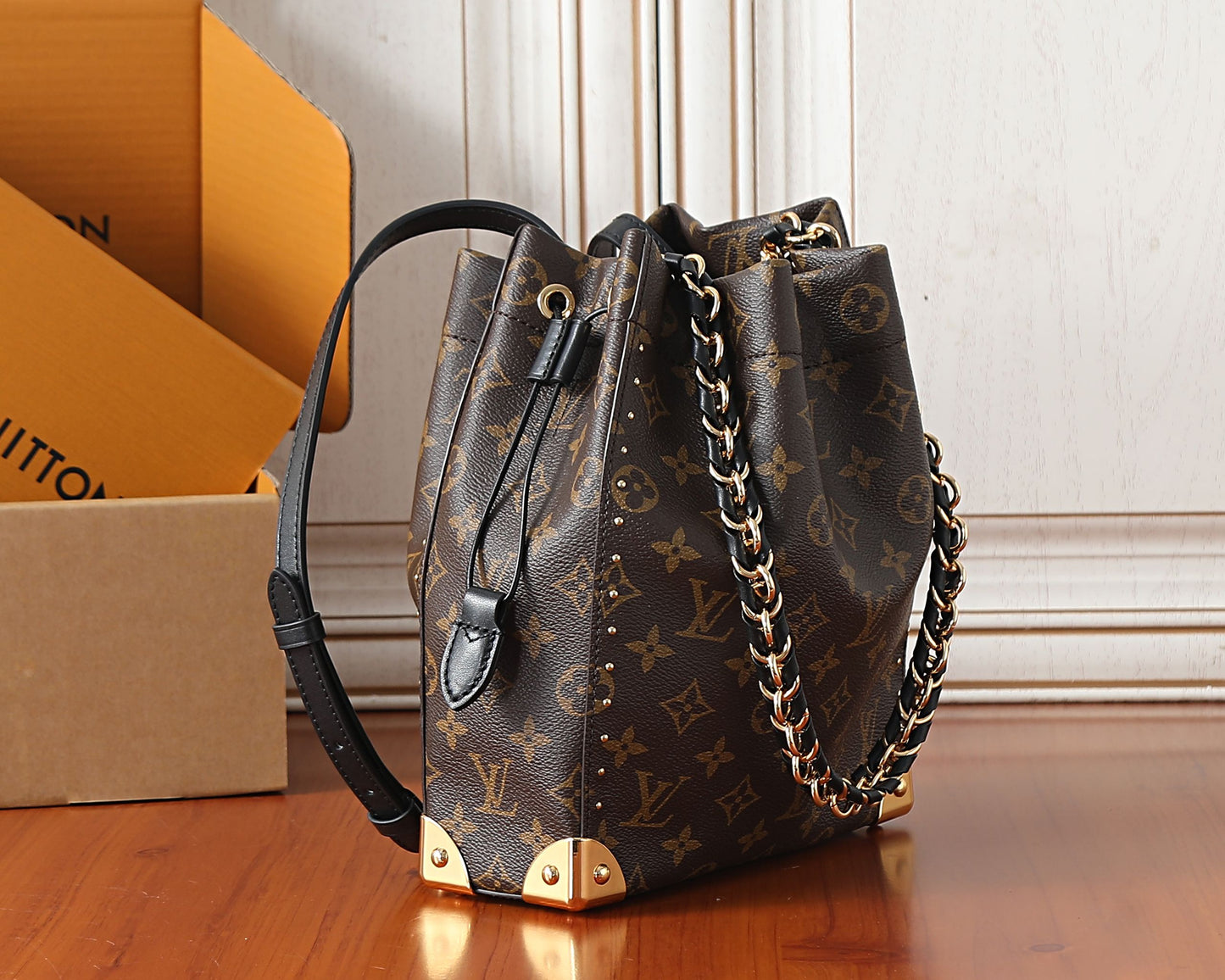 Bucket Bag Trunk M28515