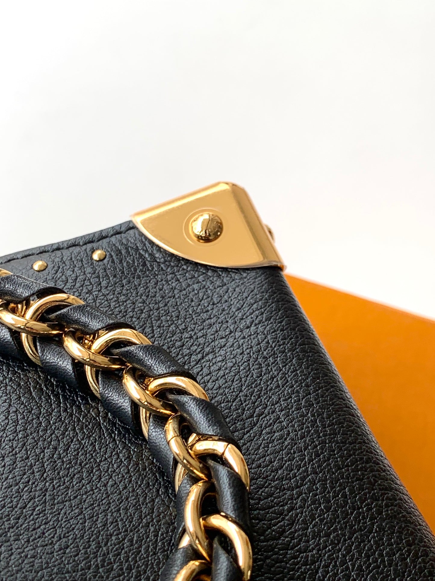 Bucket Bag Trunk M29391