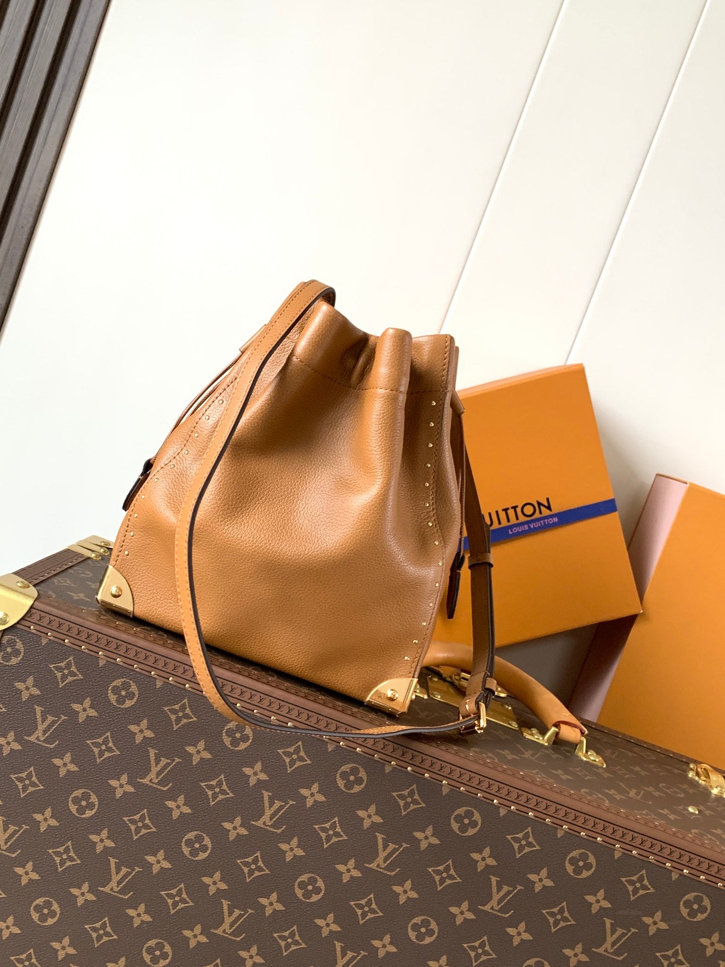 Bucket Bag Trunk M29131