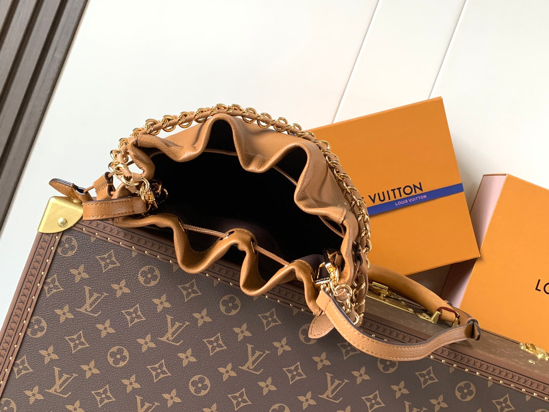 Bucket Bag Trunk M29131