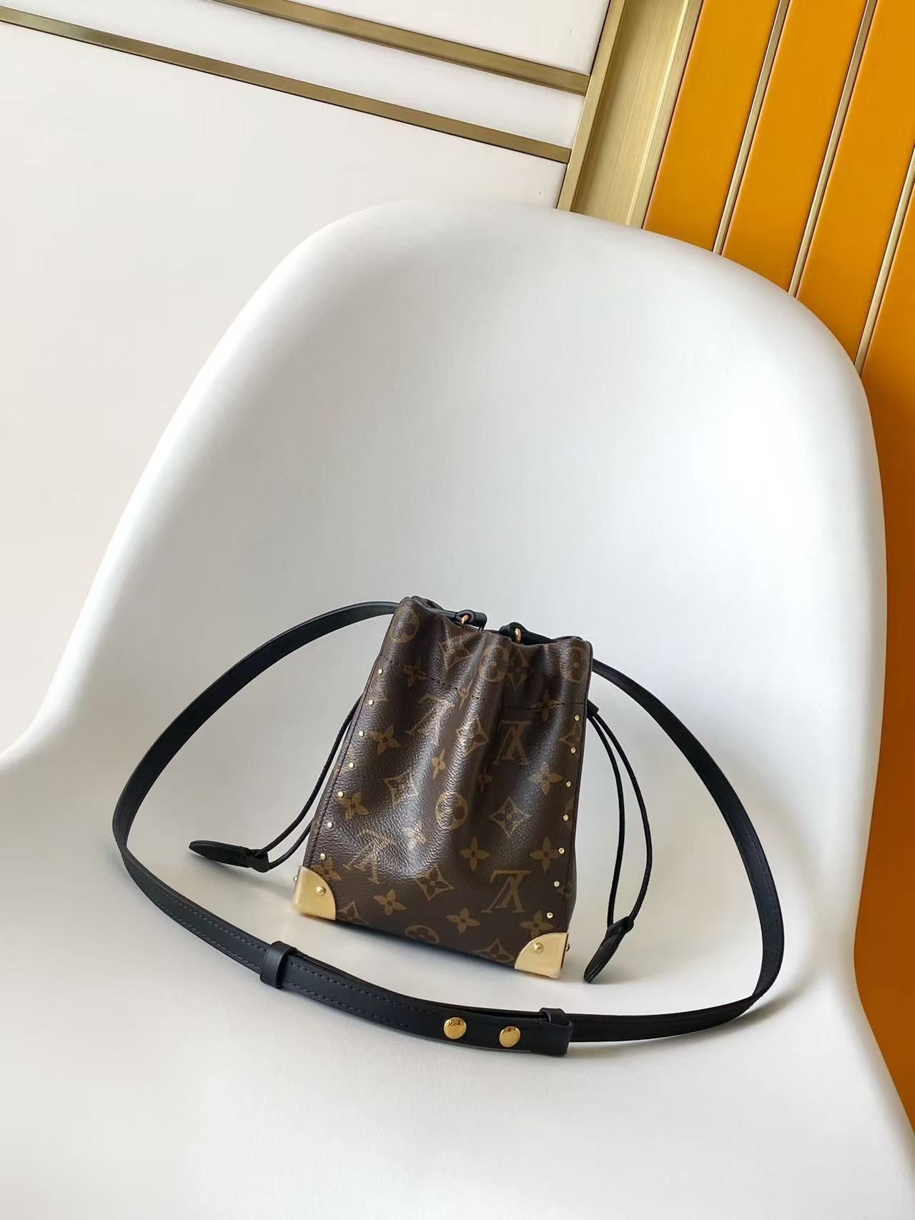 Bucket Bag Nano Trunk M29323