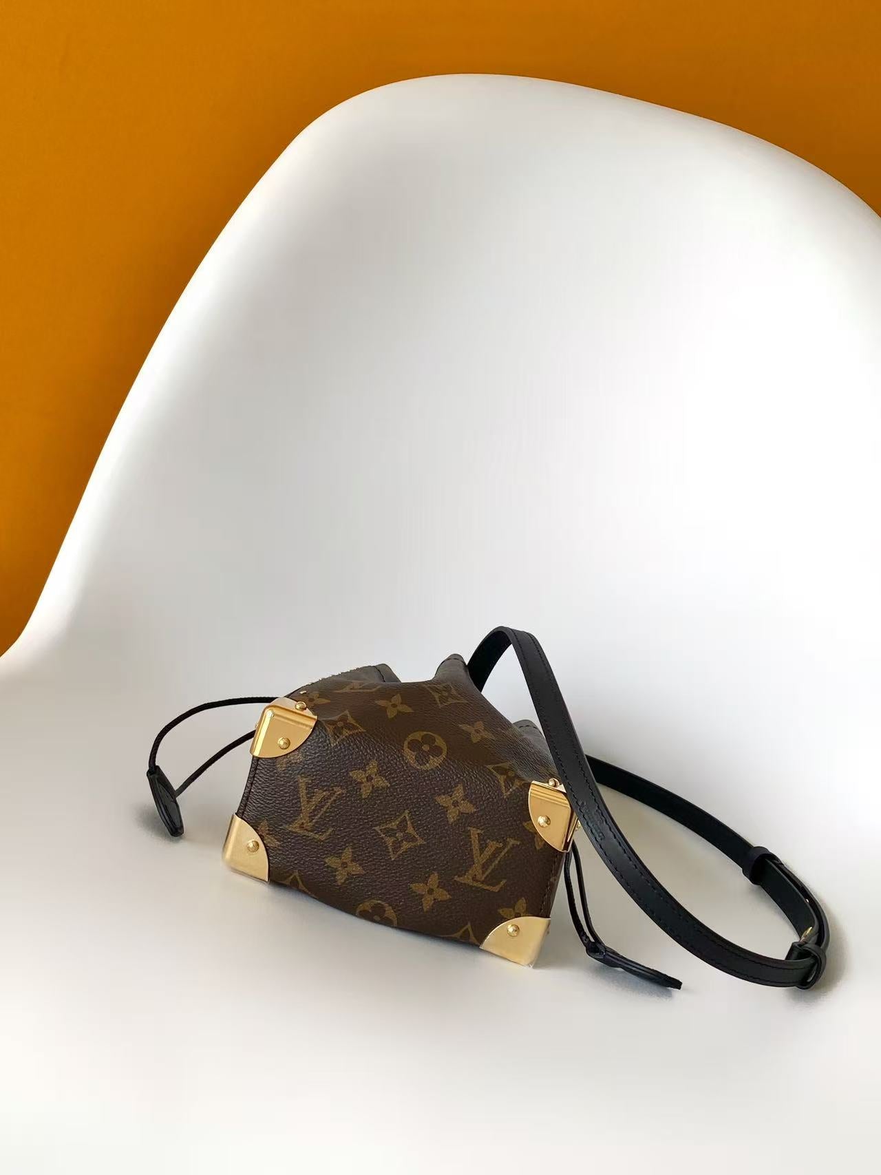 Bucket Bag Nano Trunk M29323