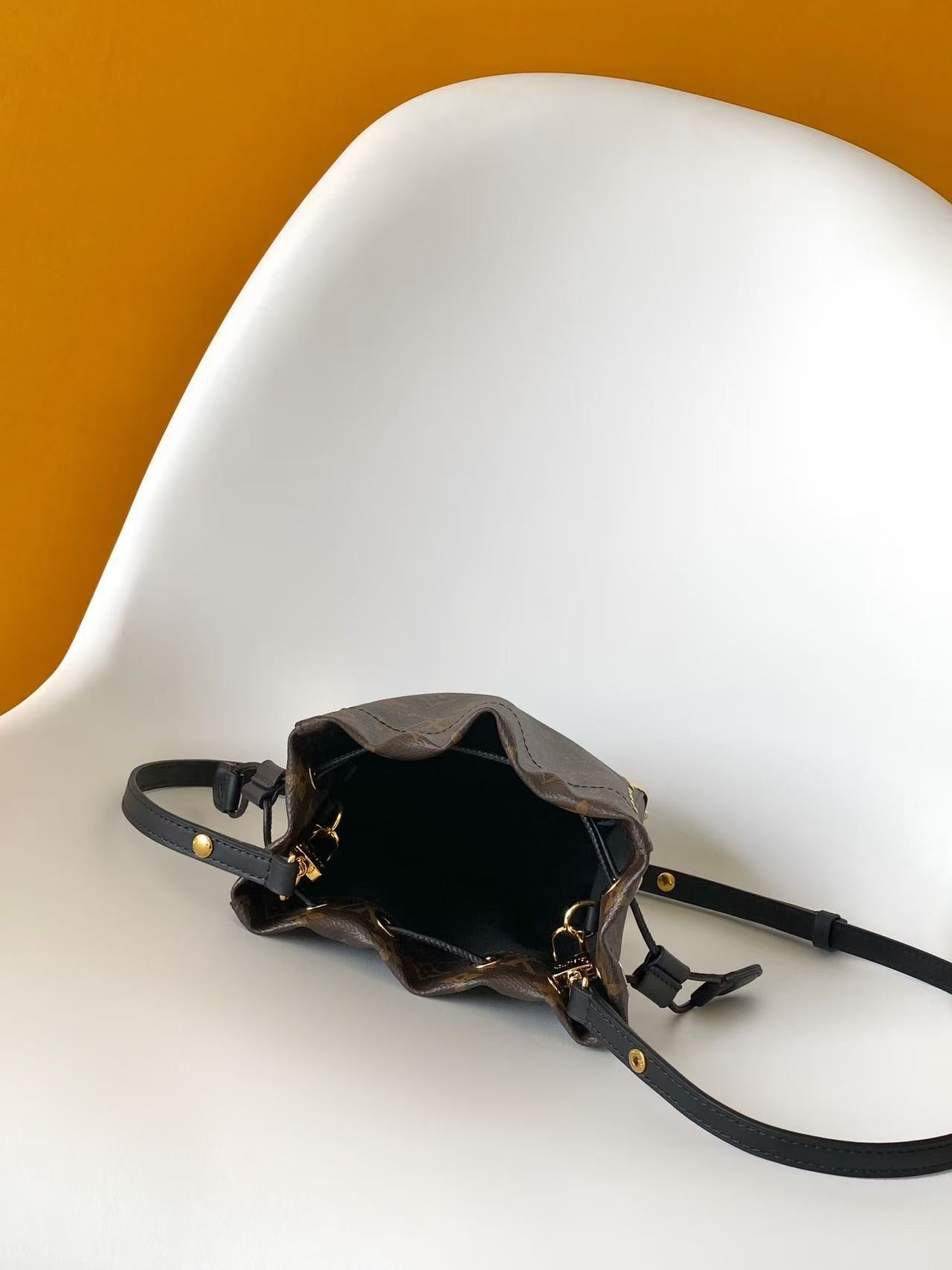 Bucket Bag Nano Trunk M29323