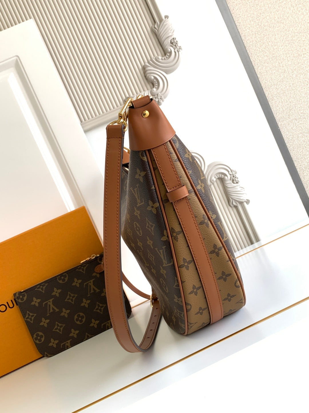Half Moon Bag Hobo M46311