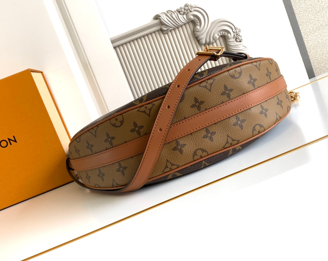 Half Moon Bag Hobo M46311