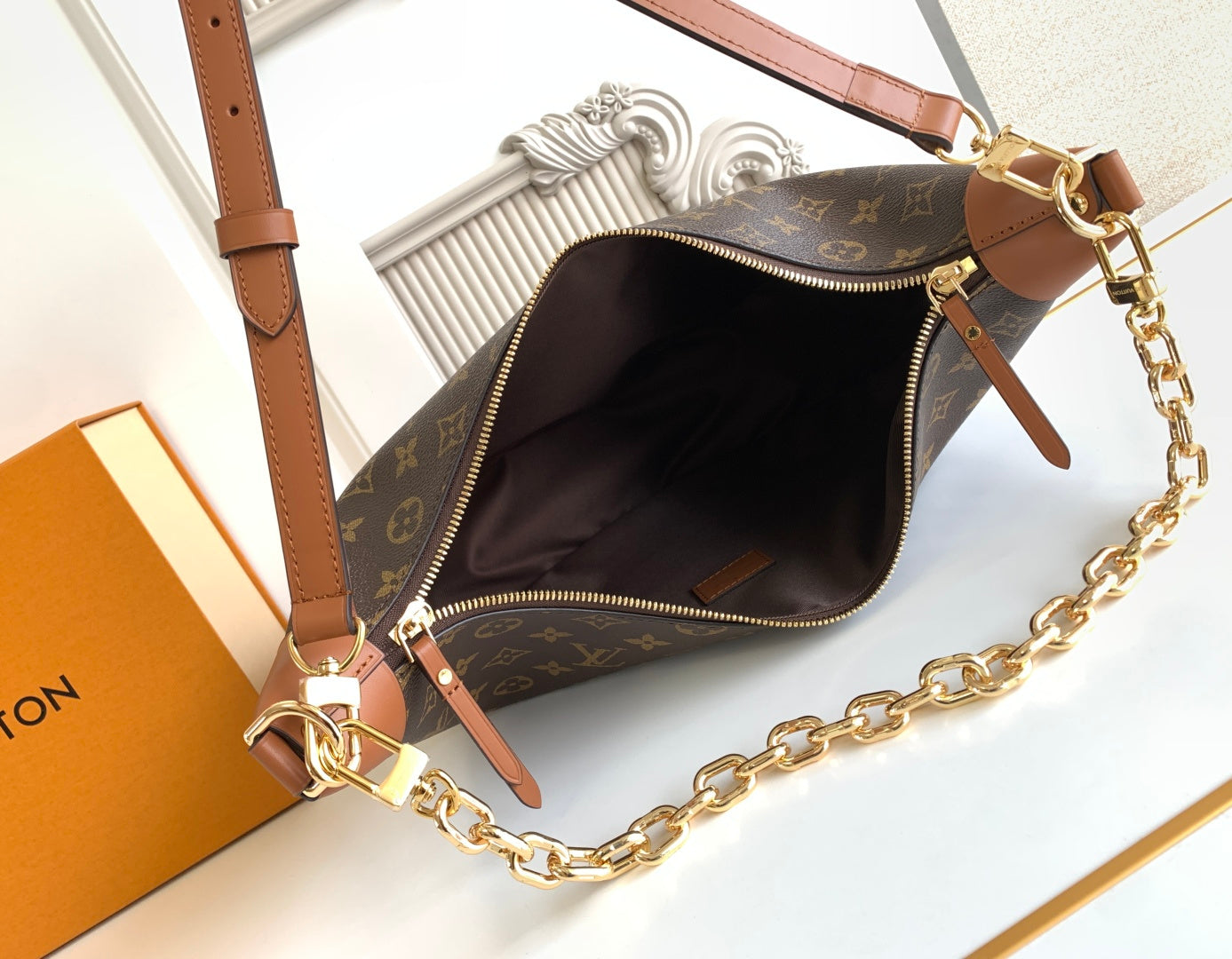 Half Moon Bag Hobo M46311