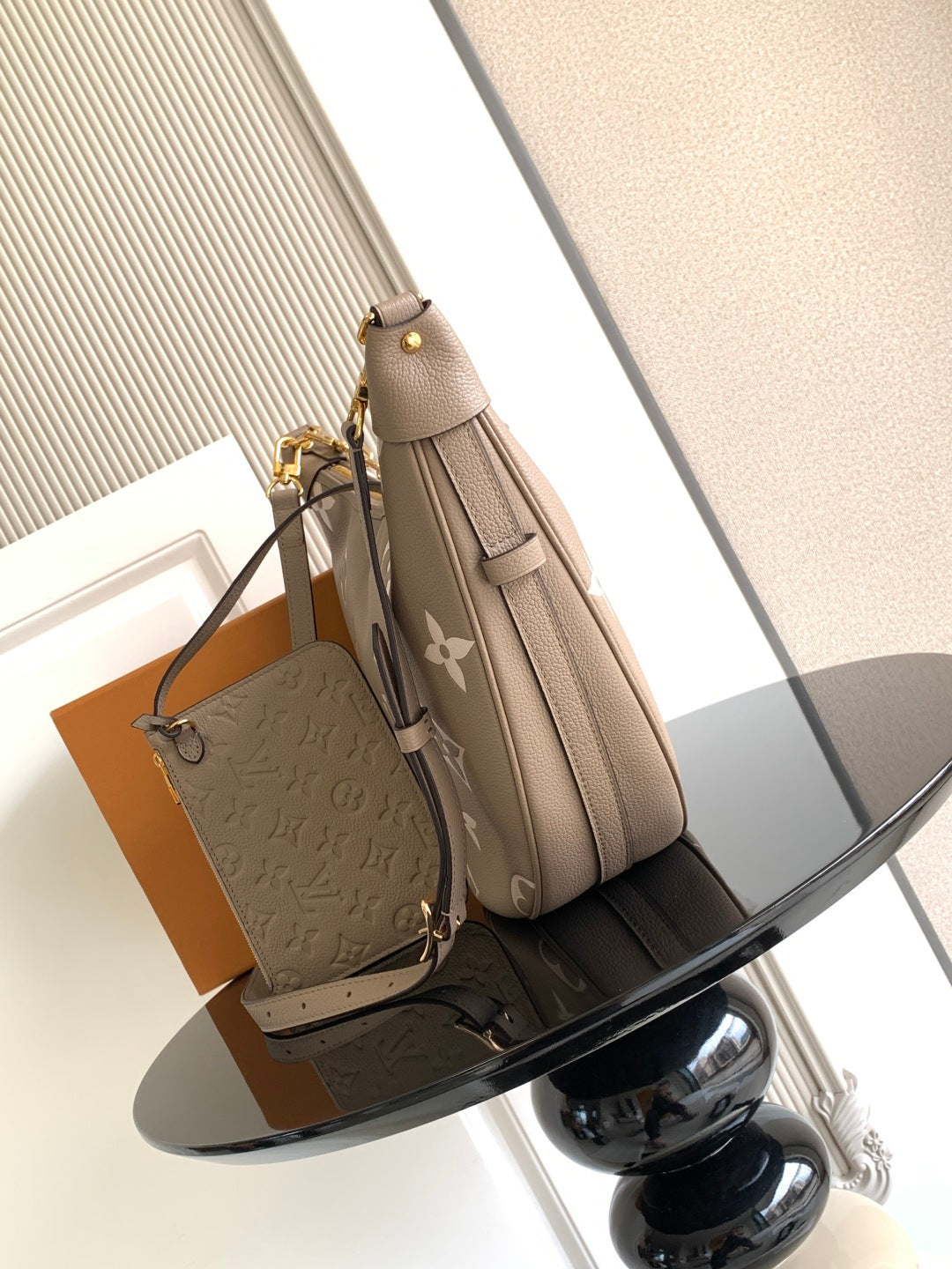 Half Moon Bag Hobo M46738