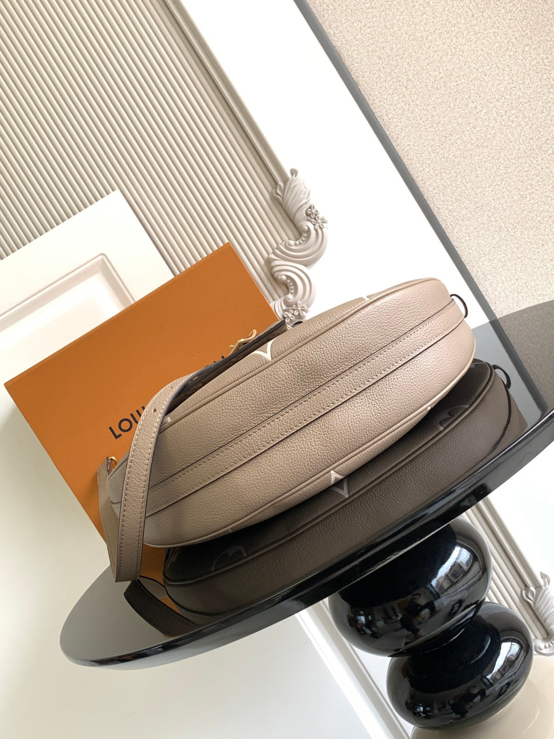 Half Moon Bag Hobo M46738