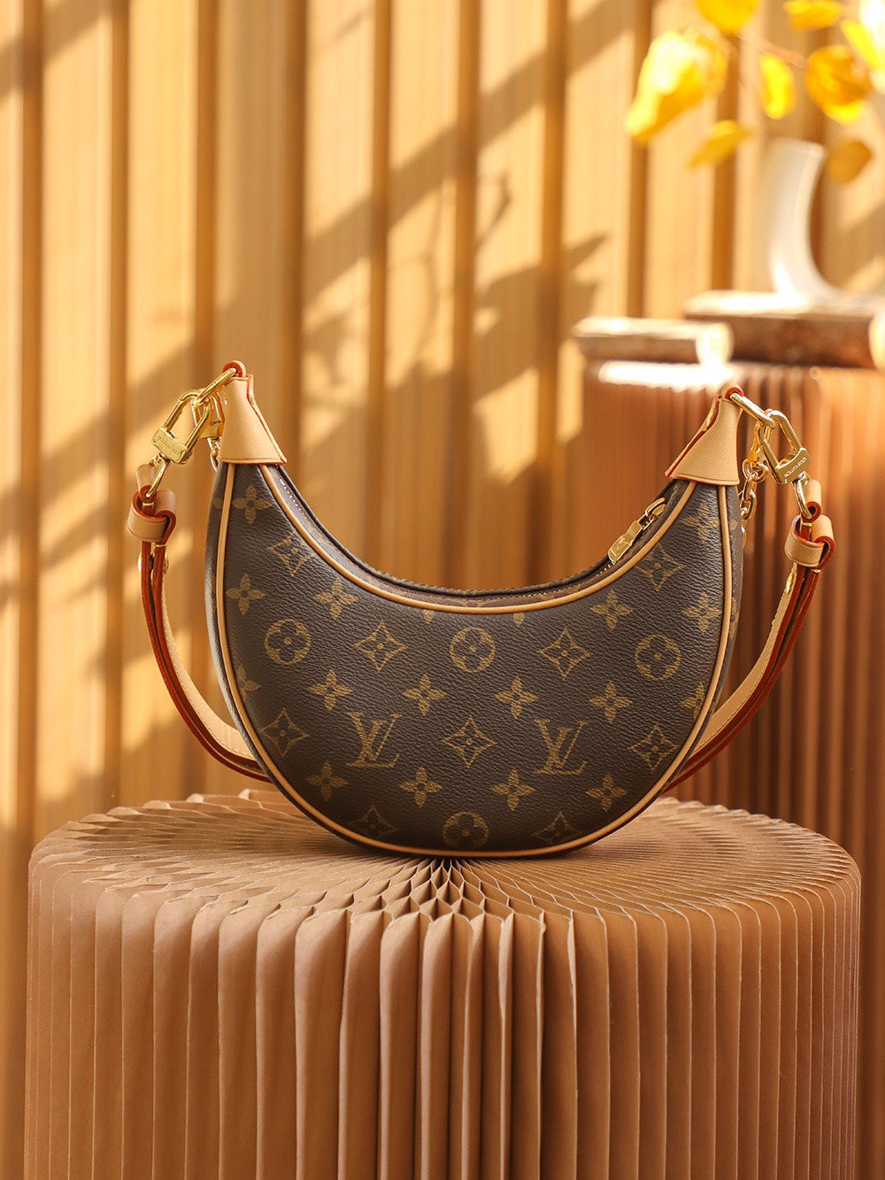 Half Moon Bag M81098