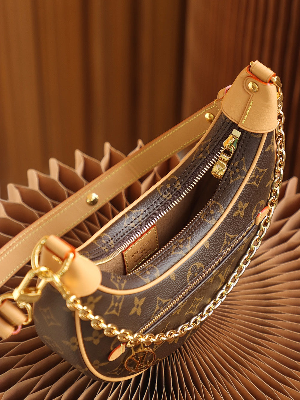 Half Moon Bag M81098