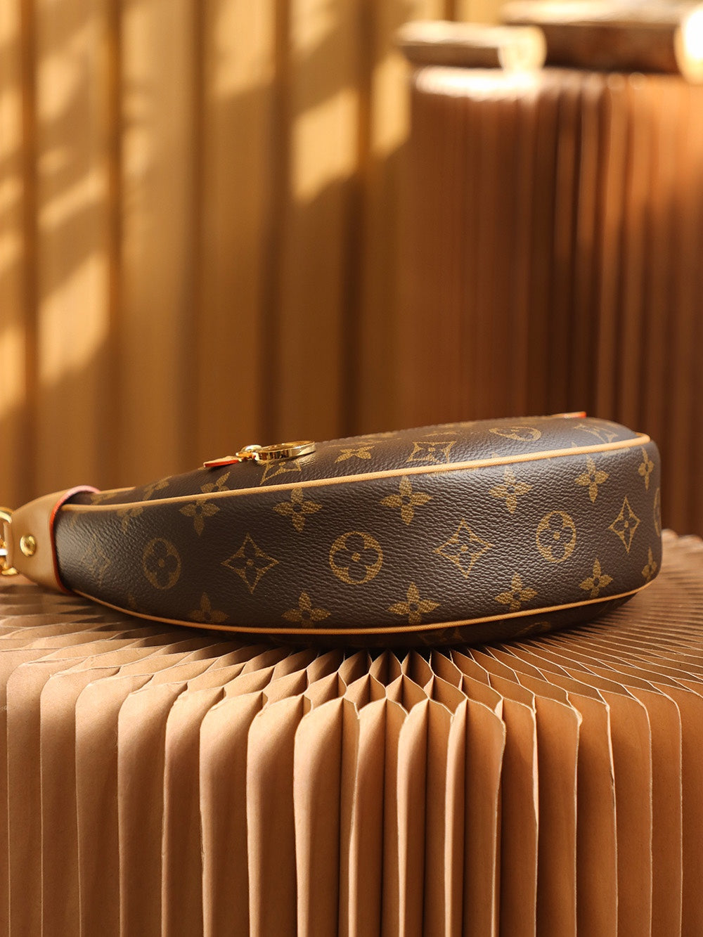 Half Moon Bag M81098