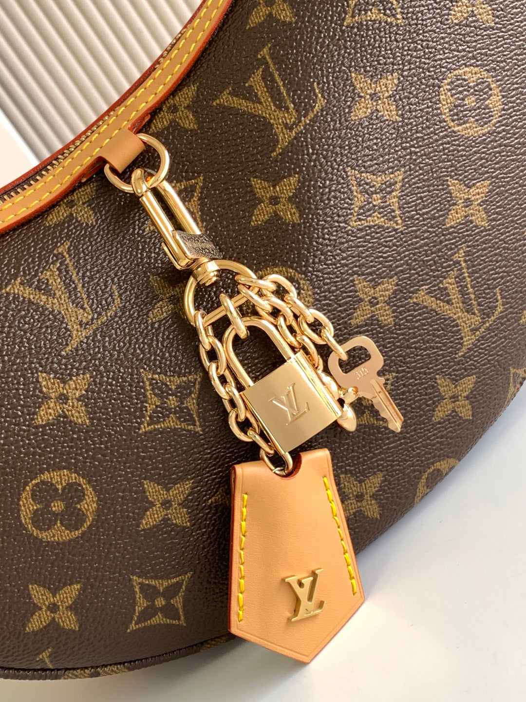 Half Moon Bag M12939