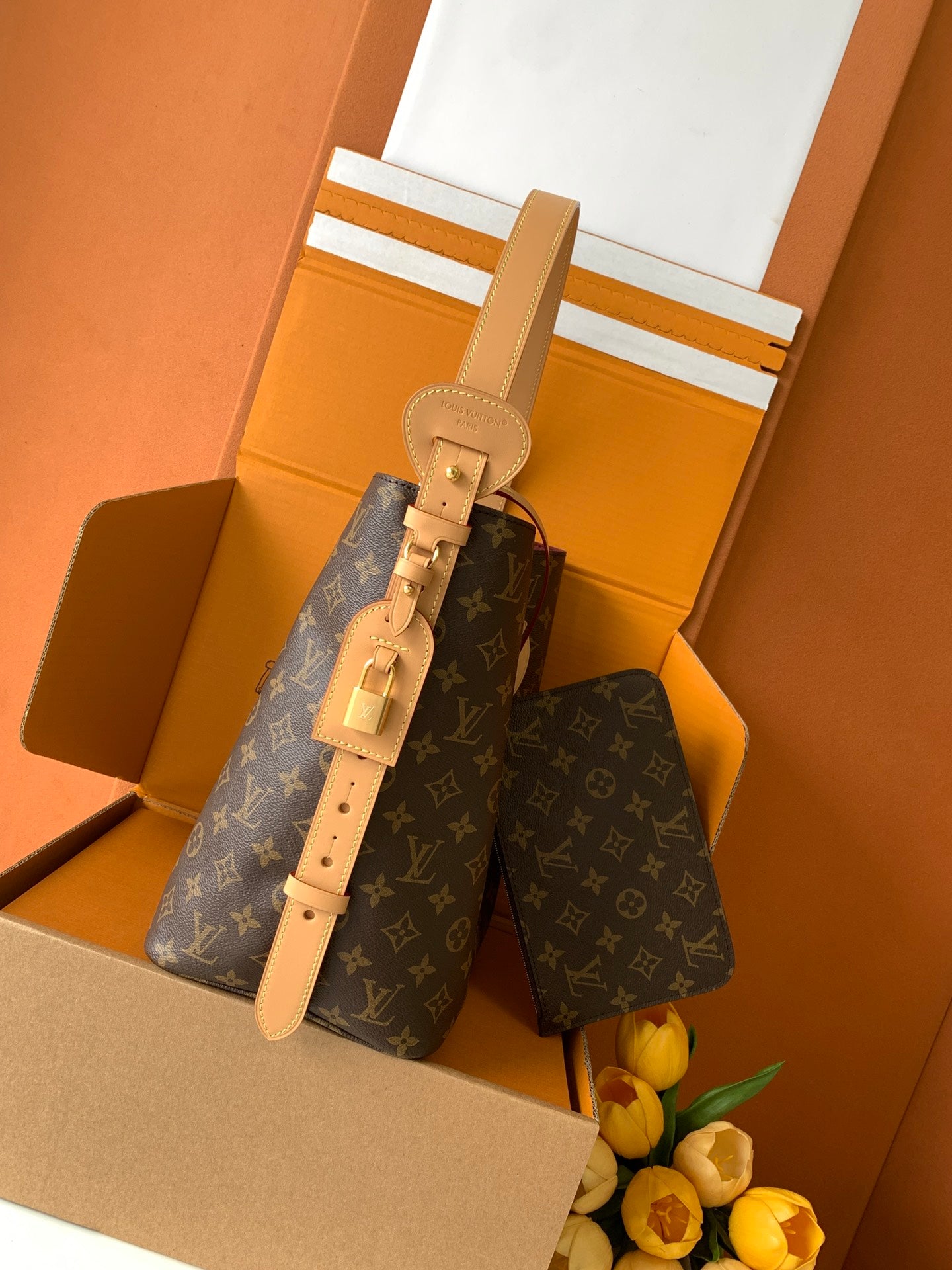 Bucket Bag GM M12926