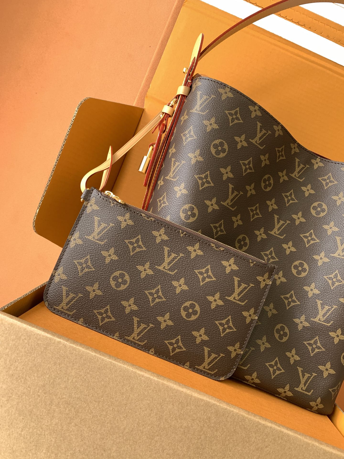 Bucket Bag GM M12926