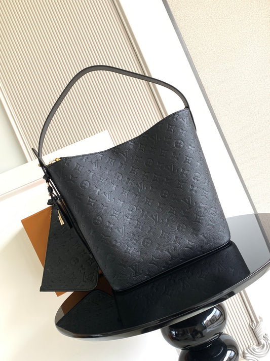 Bucket Bag GM M13044