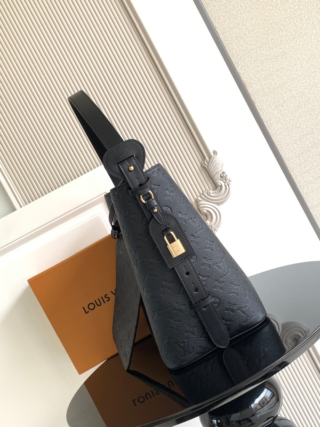 Bucket Bag GM M13044