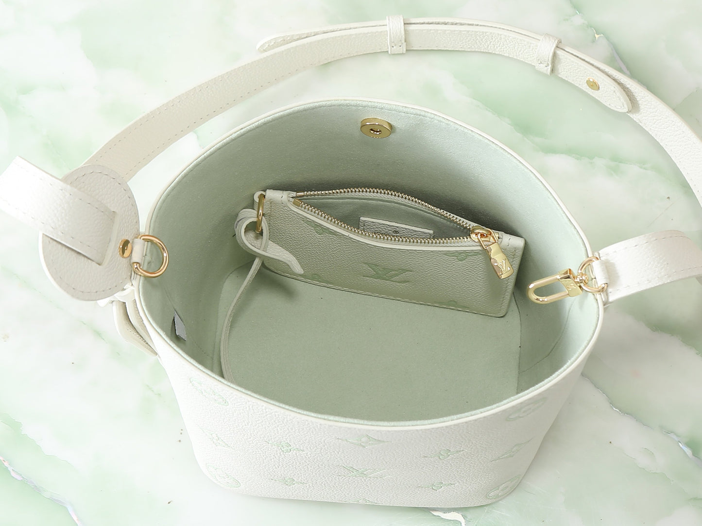 Bucket Bag BB M27570