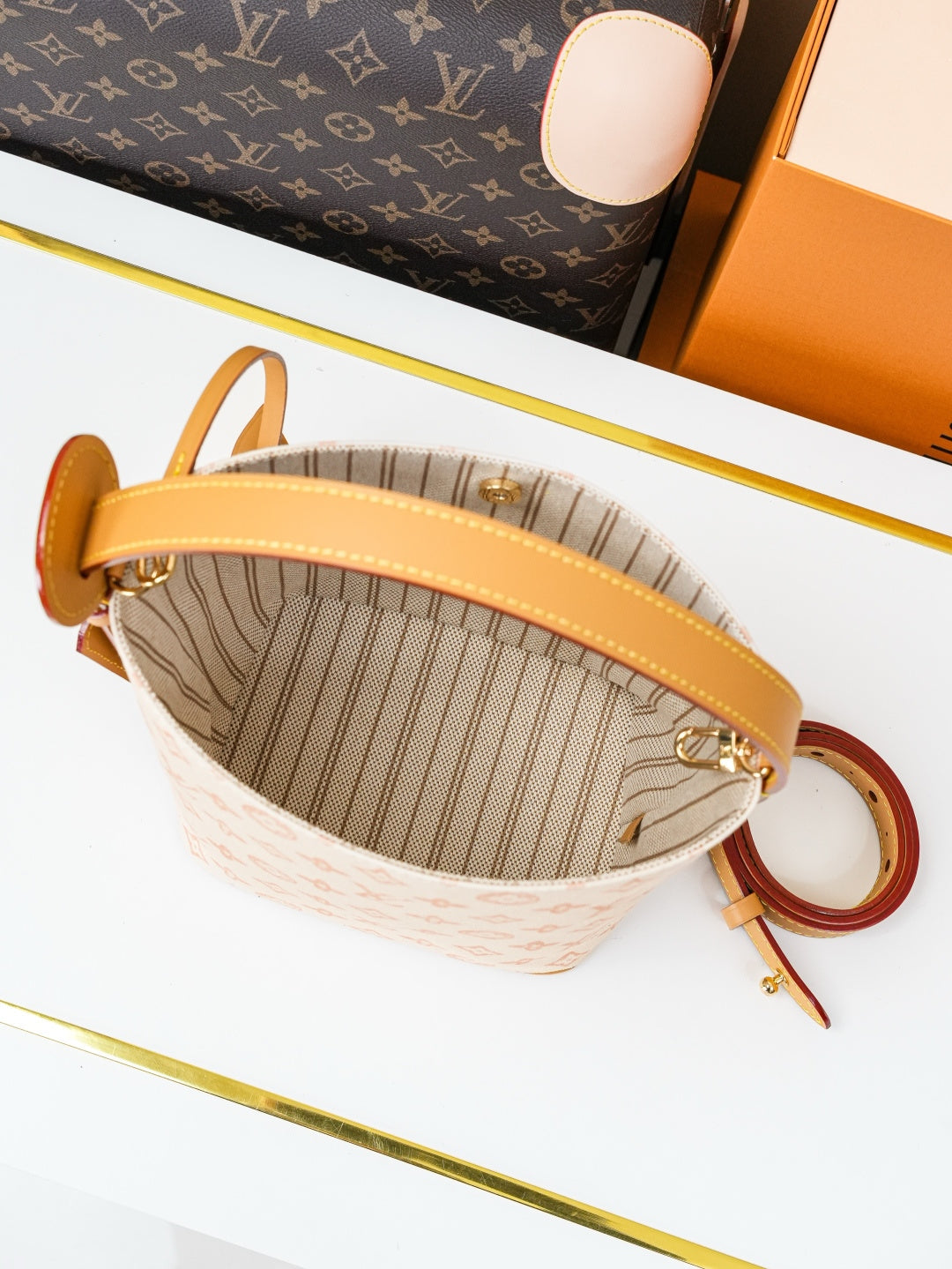 Bucket Bag BB M28335
