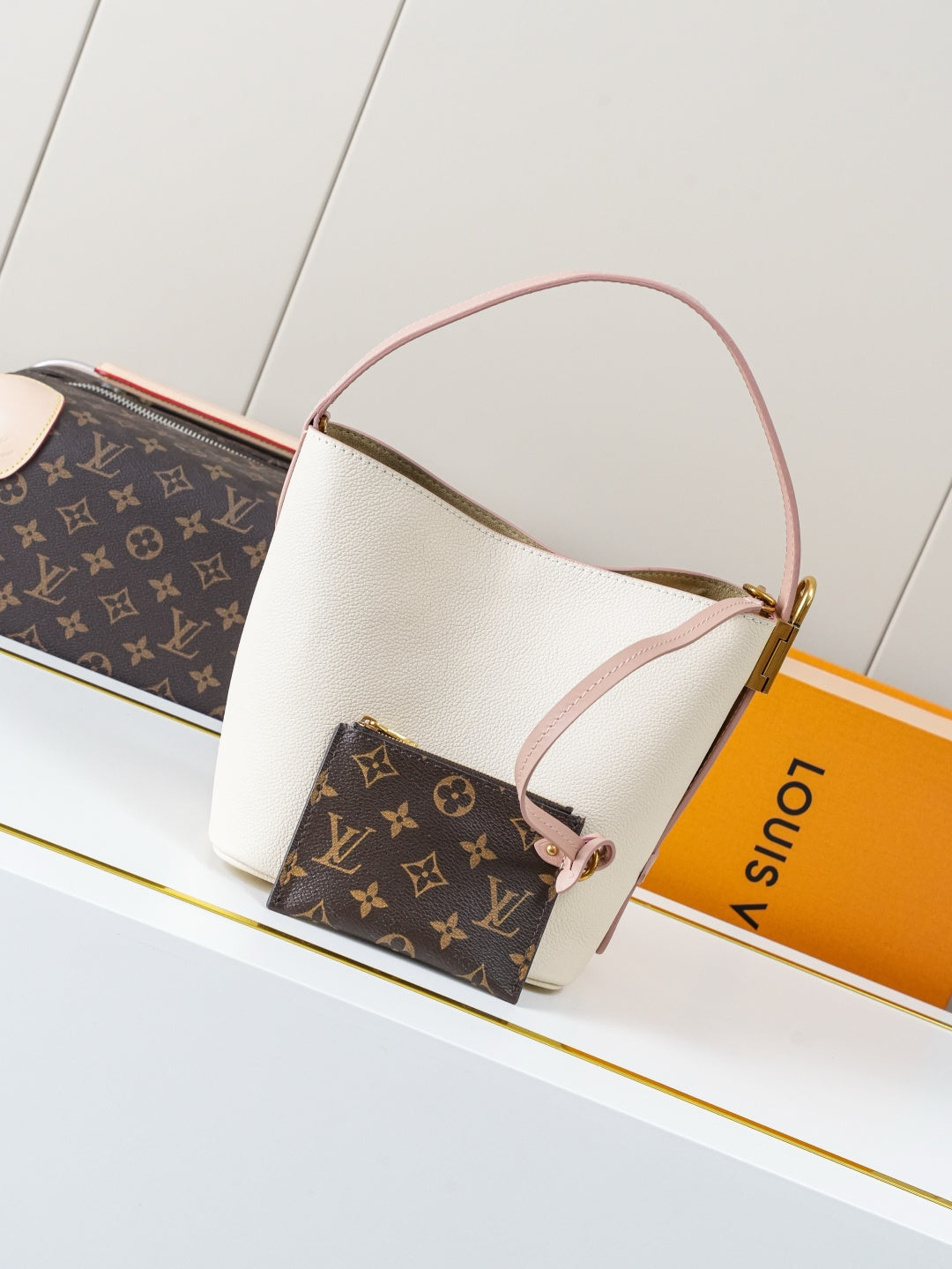 Bucket Bag Low Key BB M29112