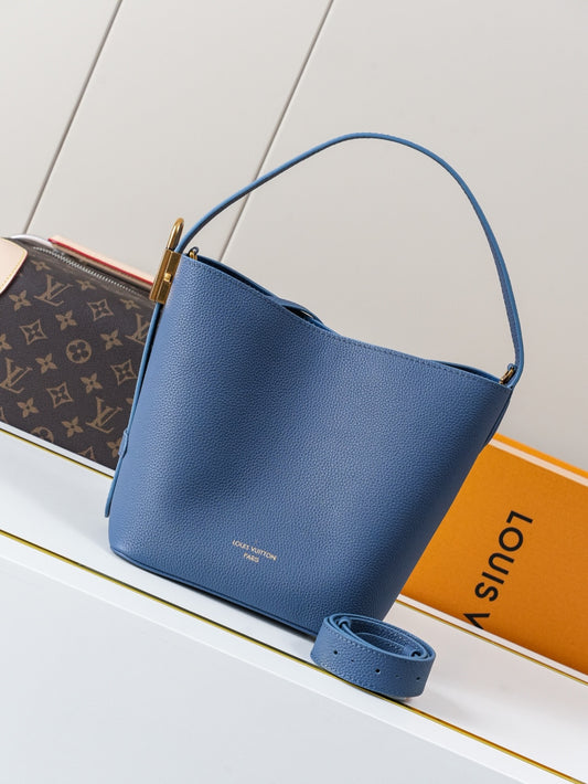Bucket Bag Low Key BB M27370