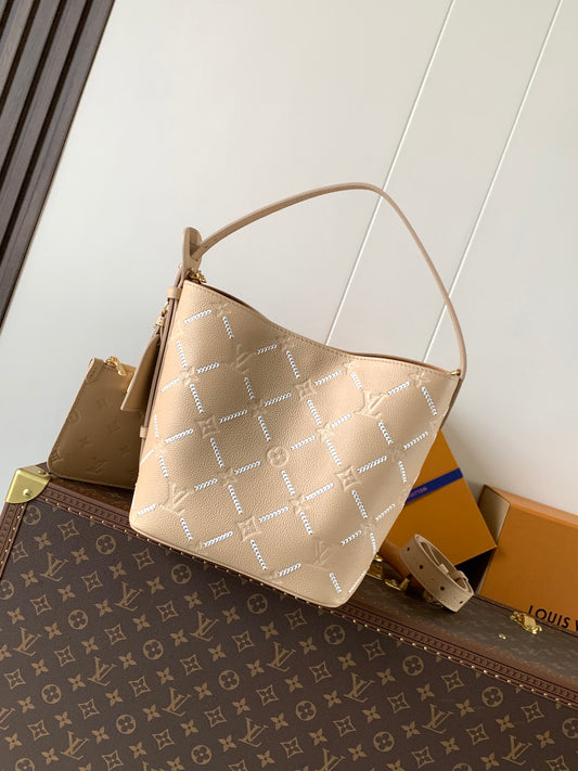 Bucket Bag MM M28524