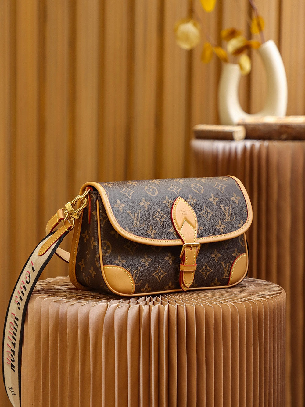 Classic Flap Shoulder Bag M45985