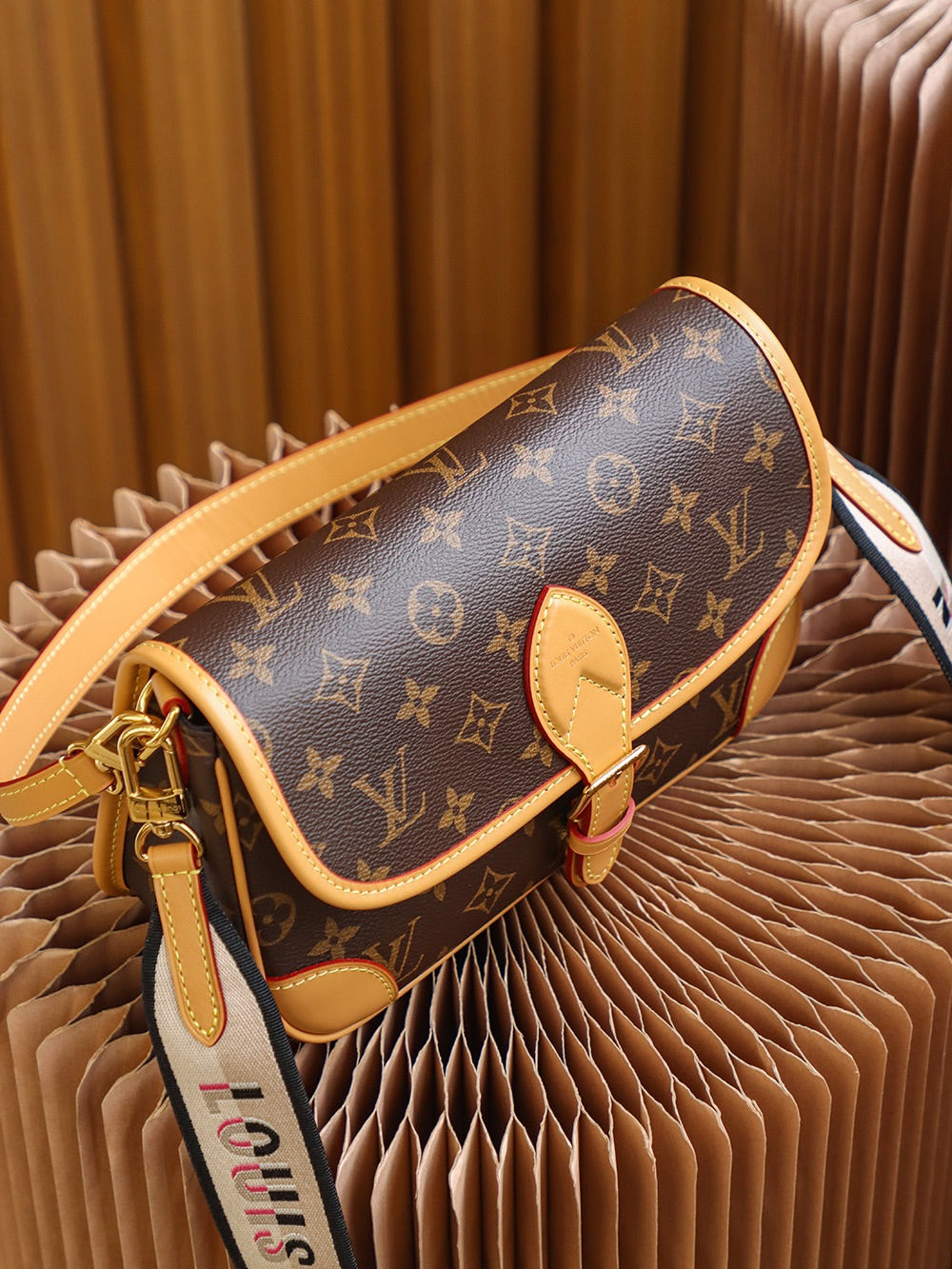 Classic Flap Shoulder Bag M45985