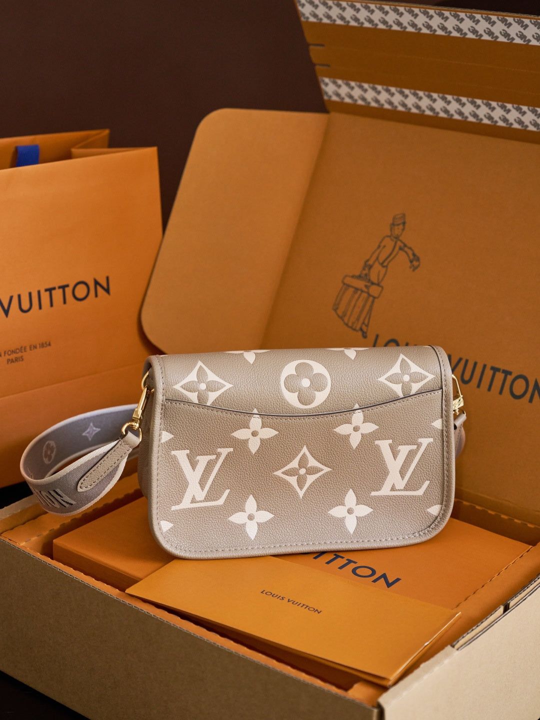 Classic Flap Shoulder Bag M46583