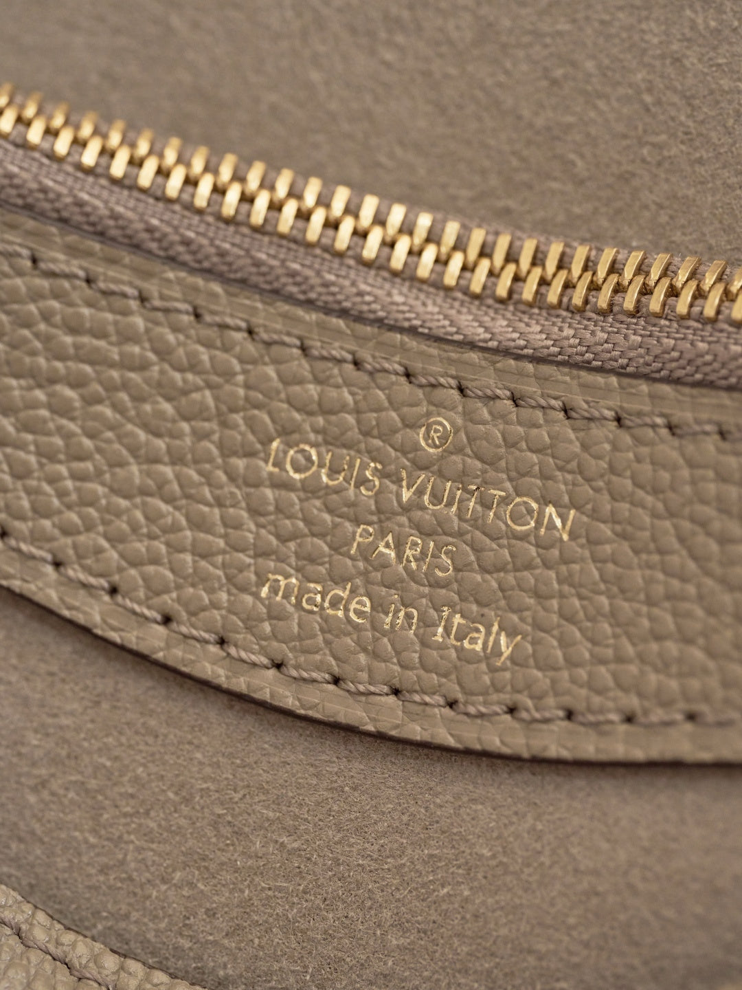 Classic Flap Shoulder Bag M46583