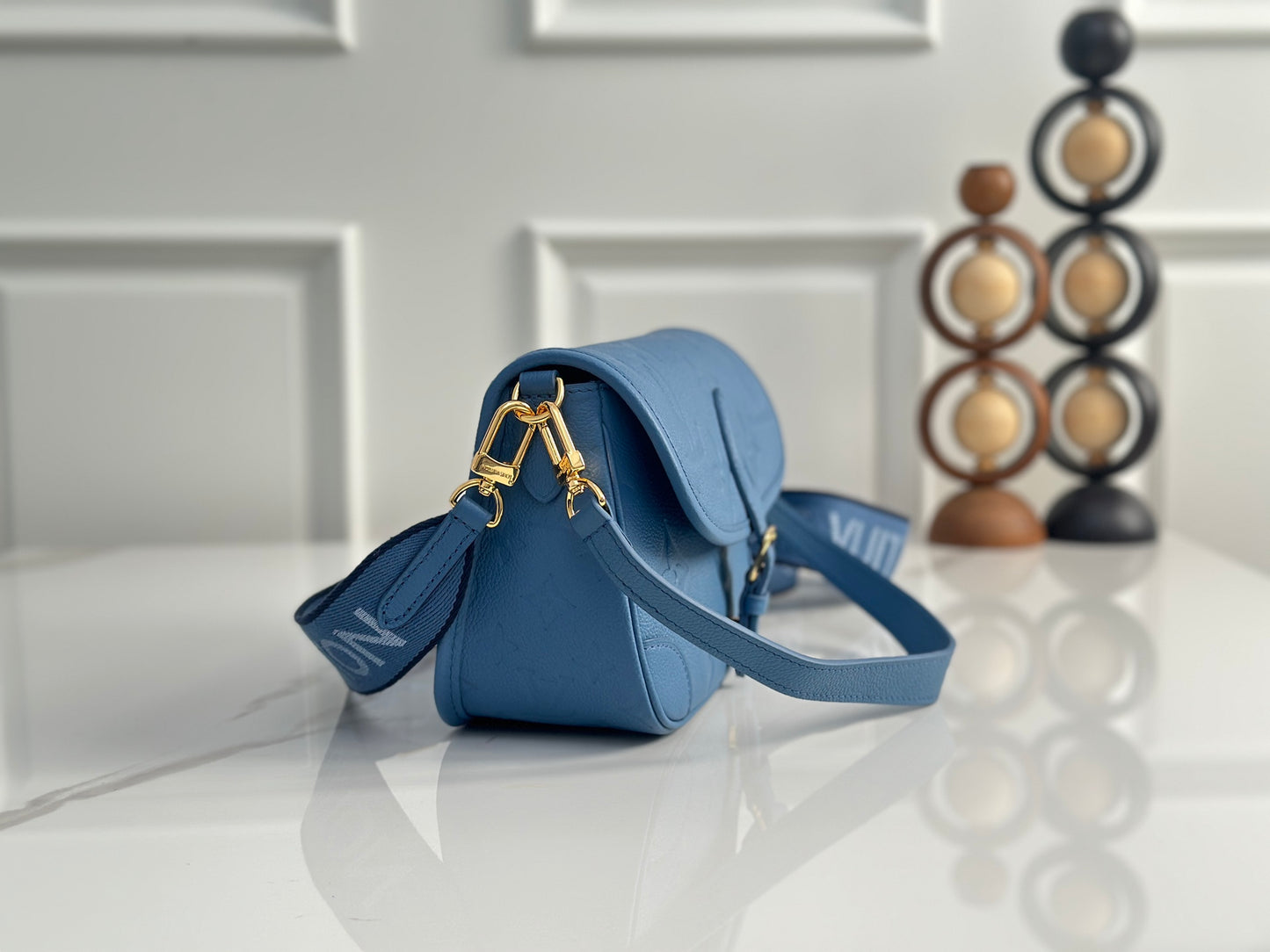 Classic Flap Shoulder Bag M27362