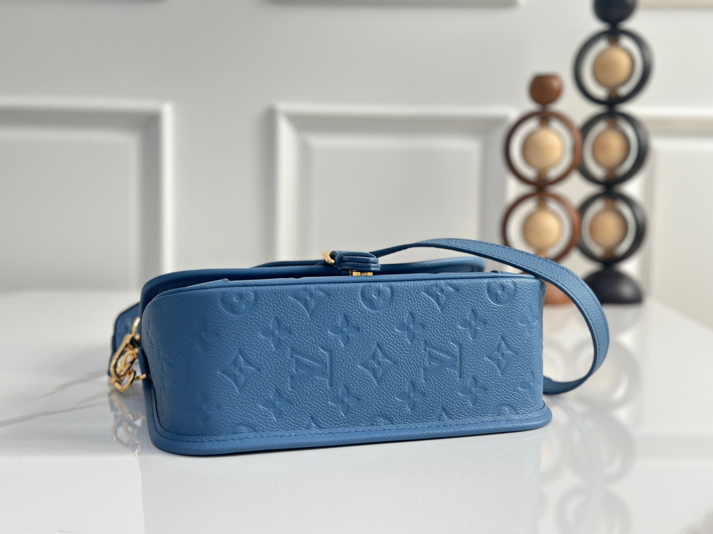 Classic Flap Shoulder Bag M27362
