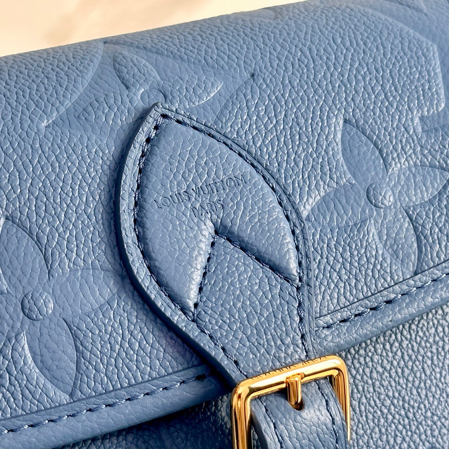 Classic Flap Shoulder Bag M27362